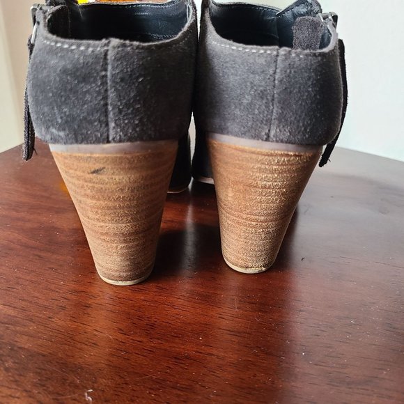 Dolce Vita Gray Suede Leather Hans Block Heel Booties Shoes Women's Size 7.5 - Picture 3 of 12